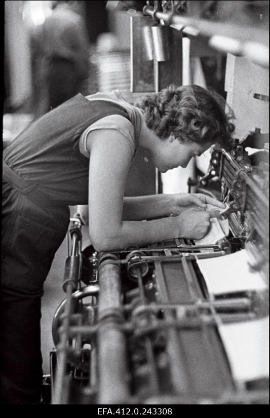 "Punane Koit" cottonkuduja Valve Tibar, ENSV Ülemnõukogu saadik