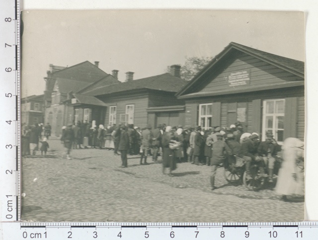 Viinasaba laadapäeval, Petseri