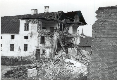 Foto. Endise Krümmeri kooli hoone  lammutamine 1967.a. oktoobris.  similar photo