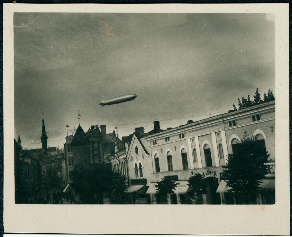 Tsepeliin Tallinna kohal