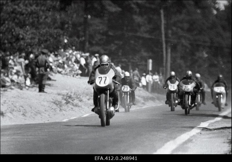 Rahvusvahelised motovõistlused Pirita-Kose-Kloostrimetsa ringrajal.