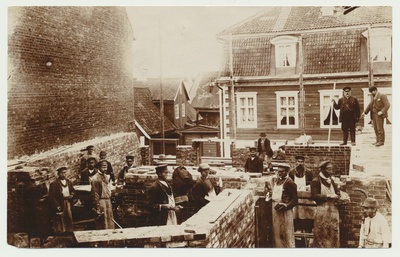 foto, Viljandi, Lossi tn 25, H. Rieti maja ehitus, u 1895  duplicate photo