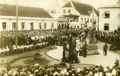Kuressaare Vabadussõja monumendi avamine  duplicate photo