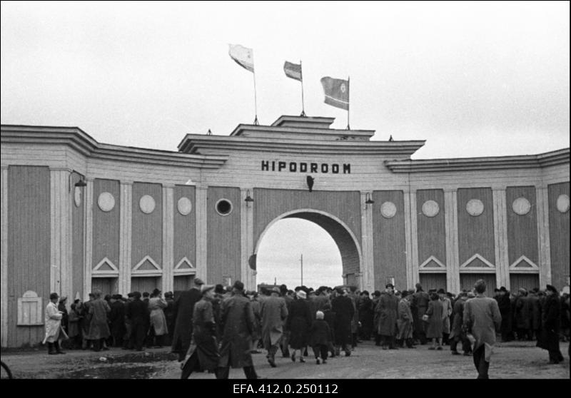 Motovõistlused Hipodroomil.