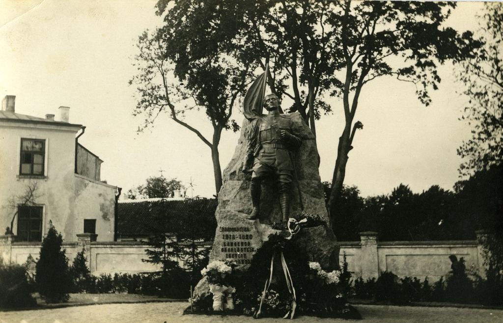 Kuressaare Vabadussõja monument