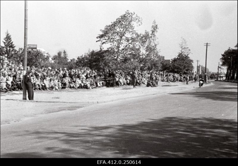 Motovõistlused Pirital.