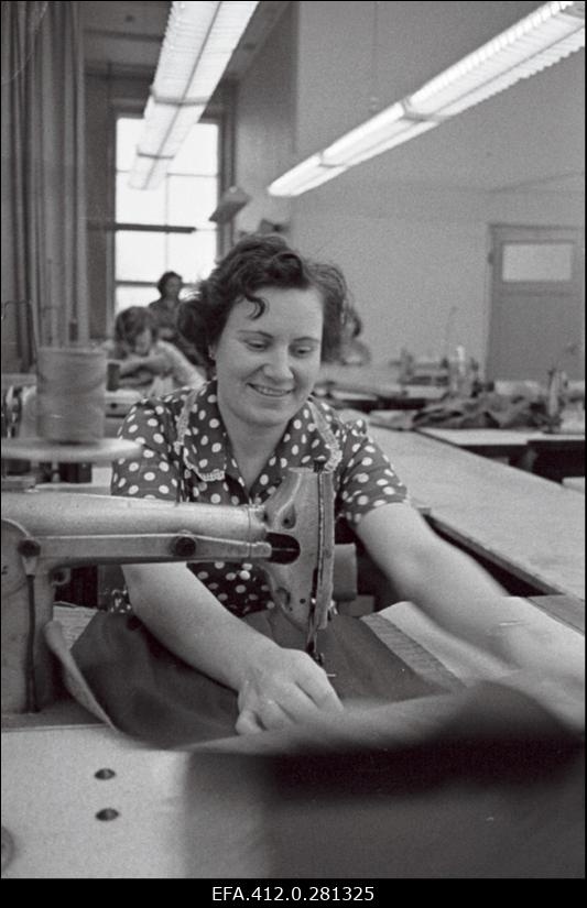 ENSV Teatriühingu Tööstuskombinaadis