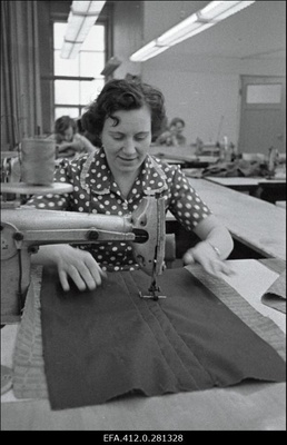 ENSV Teatriühingu Tööstuskombinaadis  duplicate photo