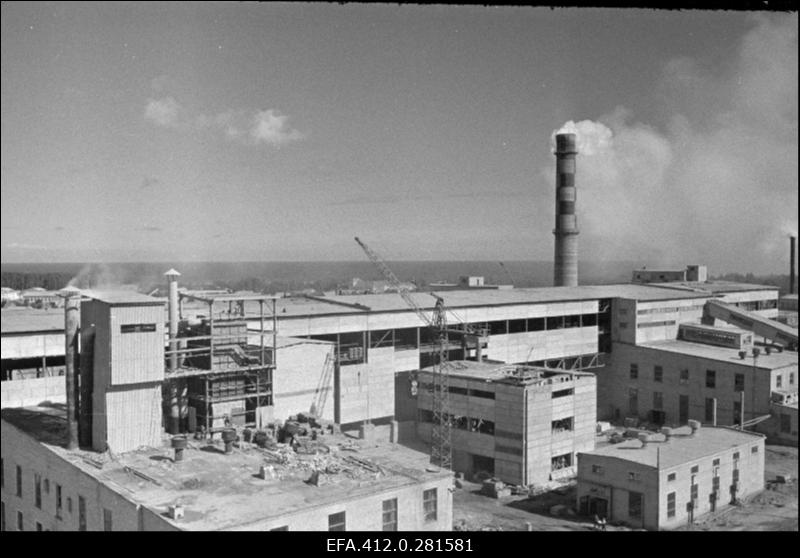 Kunda Tsemenditehase tooraine ja eterniiditsehhis. Vaateid tehasele ja Kundale