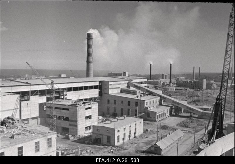 Kunda Tsemenditehase tooraine ja eterniiditsehhis. Vaateid tehasele ja Kundale