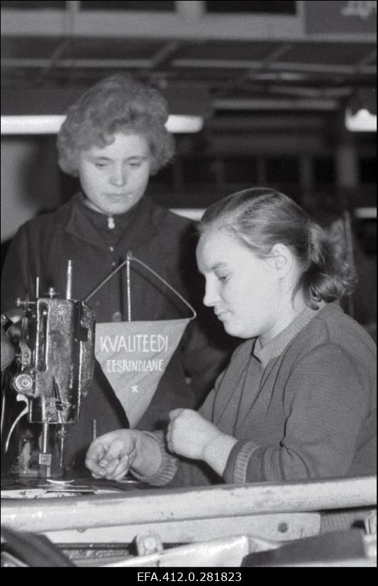 Tartu Naha- ja Jalatsikombinaadis (Juta Randoja)