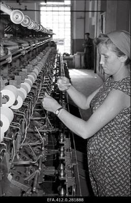 Jekaterina Rastrõgina kom.töö brigaad Kreenholmis  duplicate photo