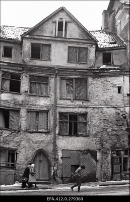 Lagunenud maja Vana Tooma tänaval.  duplicate photo