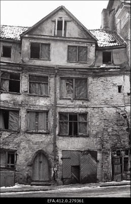 Lagunenud maja Vana Tooma tänaval.  duplicate photo