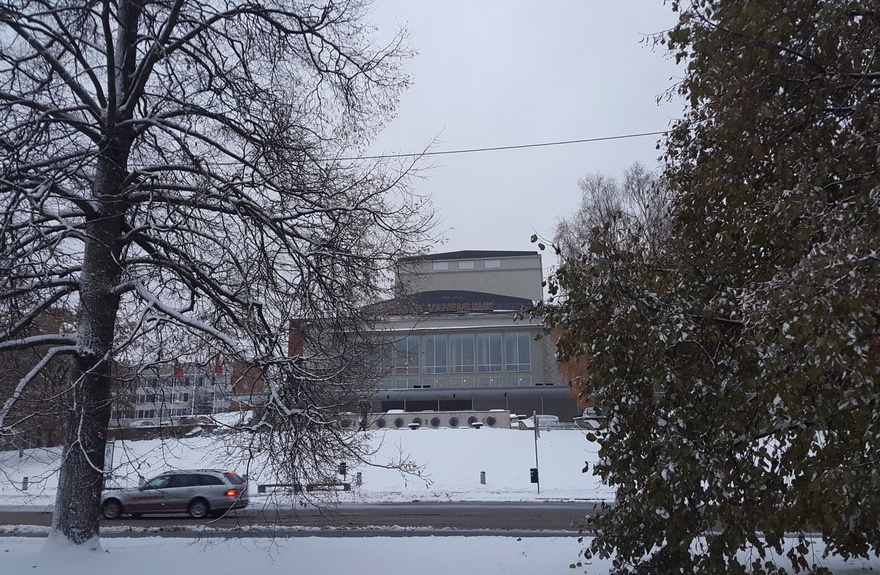 Theatre Vanemuine in Tartu, view of the main façade. Architects Peeter Tarvas, August Volberg, Uno Tölpus, Henno Kalmet rephoto