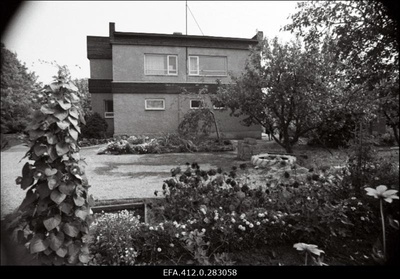 Paide raj. 9.mai nim.kolhoosis. Paremini heakorrastatud maakodud  duplicate photo