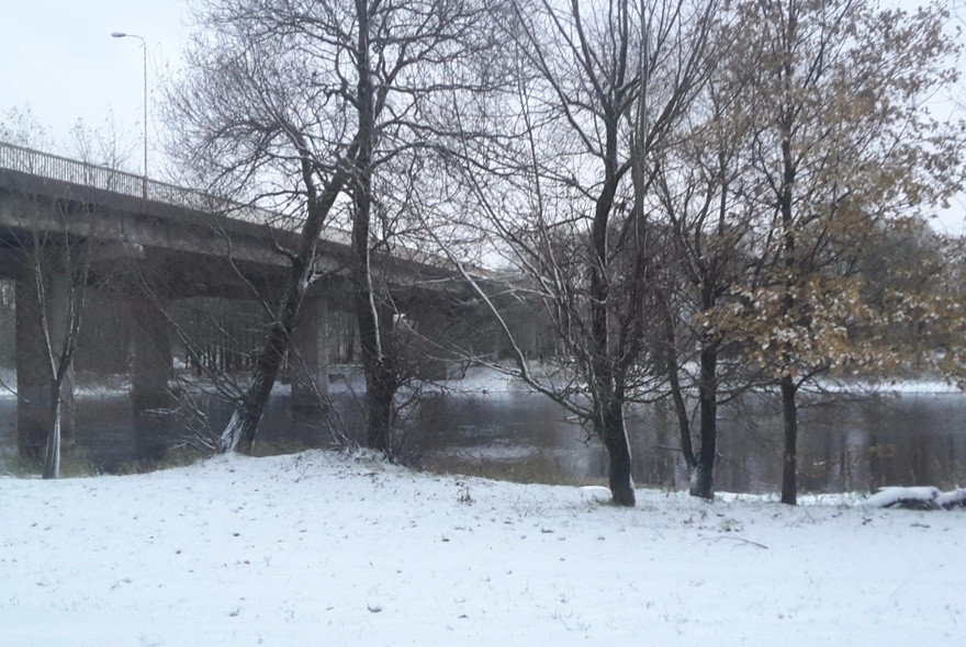 Friendship bridge in Tartu, view from the shore rephoto