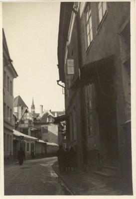 Vana Posti tänav Harju tänava suunas. Tallinnas.  duplicate photo