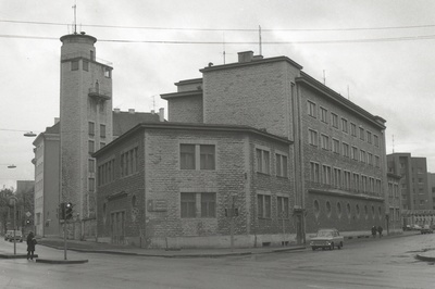 Tuletõrjehoone Tallinnas Raua tn, vaade Raua tänavalt. Arhitekt Herbert Johanson  similar photo