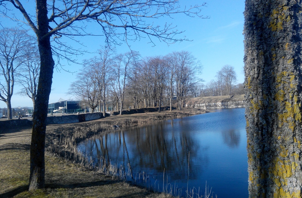 Kuressaare kindlus, vaade vallikraavile rephoto