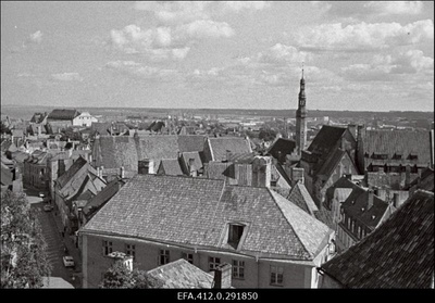 Vanalinna panoraam Toompealt. (suvine päev).  similar photo
