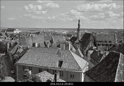 Vanalinna panoraam Toompealt. (suvine päev).  similar photo