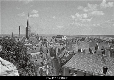 Vanalinna panoraam Toompealt. (suvine päev).  similar photo