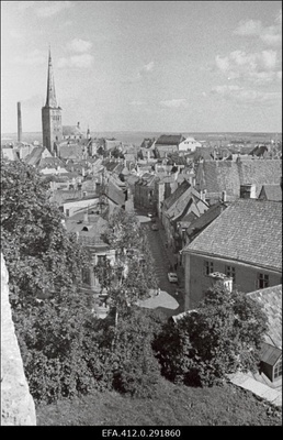 Vanalinna panoraam Toompealt. (suvine päev).  similar photo
