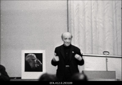 "Kõik fotoportreest" NSVL Ajakirjanike Liidus Moskva osakonna fotosektsiooniklubis "Jupiter" Jevsei Bjalõi, Vassili Malõev, Abram Šterenberg.  duplicate photo