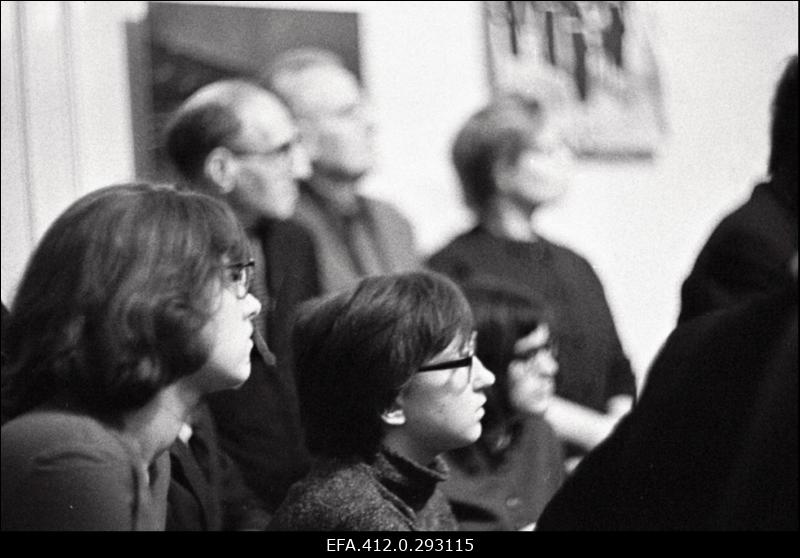 "Kõik fotoportreest" NSVL Ajakirjanike Liidus Moskva osakonna fotosektsiooniklubis "Jupiter" Jevsei Bjalõi, Vassili Malõev, Abram Šterenberg.