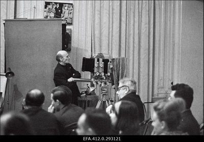 "Kõik fotoportreest" NSVL Ajakirjanike Liidus Moskva osakonna fotosektsiooniklubis "Jupiter" Jevsei Bjalõi, Vassili Malõev, Abram Šterenberg.  duplicate photo