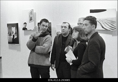 Vs. Tarassevitš, G. Kopossov ja L. Šerstennikov VI üleliidulisel kunstilise foto näitusel Maneežis.  similar photo