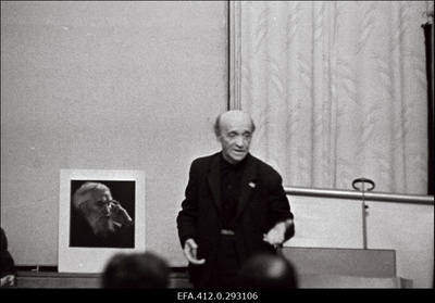 "Kõik fotoportreest" NSVL Ajakirjanike Liidus Moskva osakonna fotosektsiooniklubis "Jupiter" Jevsei Bjalõi, Vassili Malõev, Abram Šterenberg.  duplicate photo