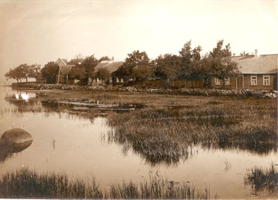 Foto. Vaade Haapsalu Õhtu Kaldale lahe poolt. u. 1900.a. Mustvalge.  duplicate photo