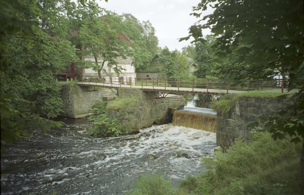 Kose jahu- ja villaveski tamm ning sild üle Pirita jõe