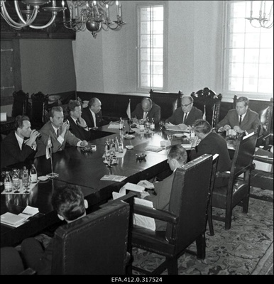 Szolnoki linna delegatsioon vastuvõtul Tallinna Raekojas.  similar photo