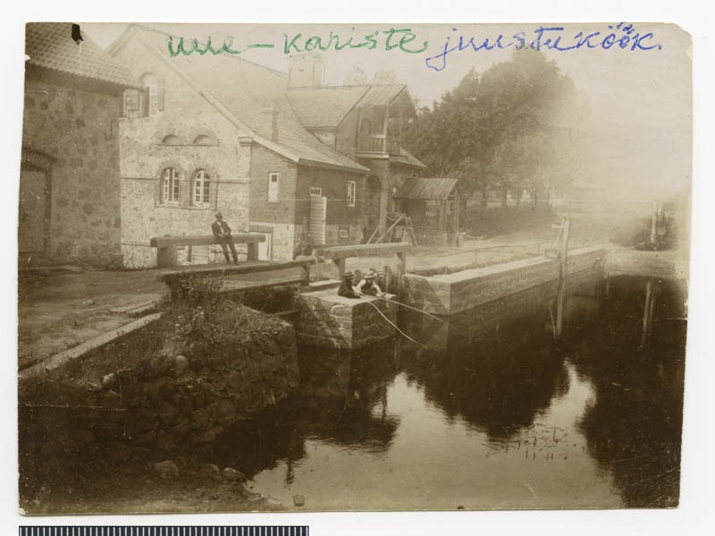 fotopostkaart, Halliste khk, Uue-Kariste vesiveski, u 1925, vasakult 1. J. Kalam