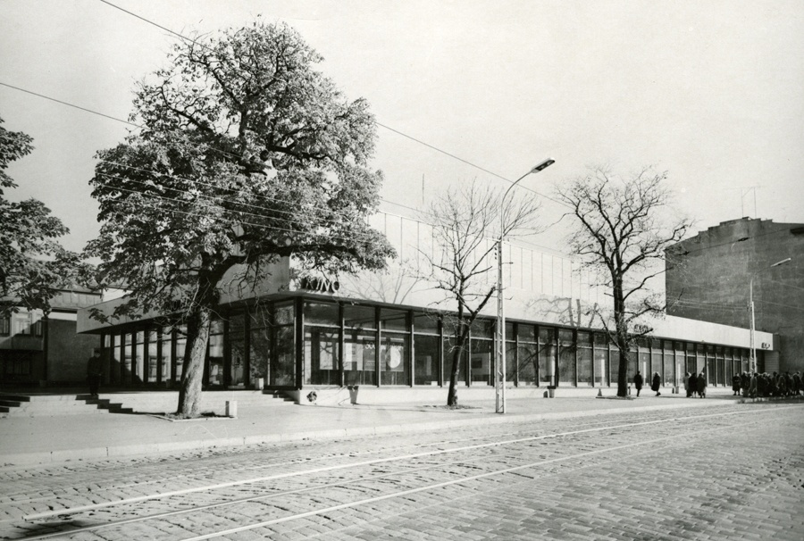 Kino "Eha" Tallinnas, tänavapoolne vaade. Arhitekt Tiit Hansen
