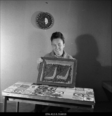 ENSV Riikliku Kunstiinstituudi keraamika eriala III kursuse üliõpilane Anu Rank.  similar photo