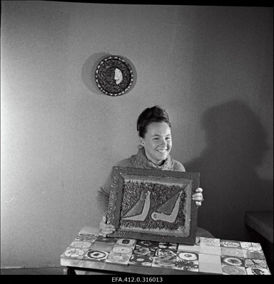 ENSV Riikliku Kunstiinstituudi keraamika eriala III kursuse üliõpilane Anu Rank.  similar photo