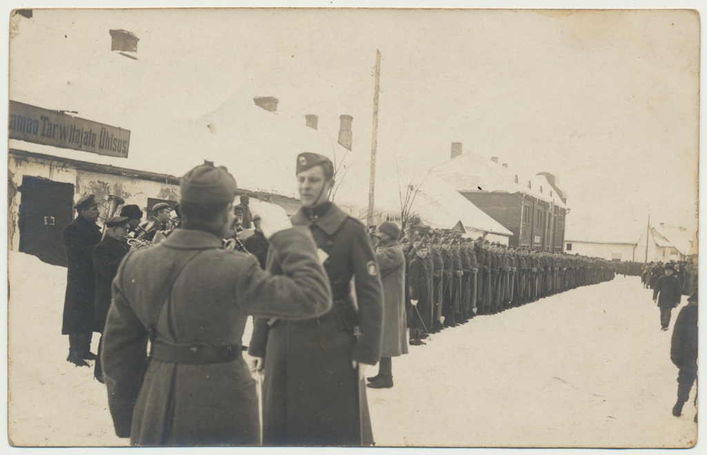 foto, Põltsamaa, Lossi tn, Eesti Vabariigi aastapäeva pidulik rivistus, 1928?