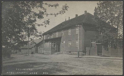 fotopostkaart, Viljandi, Vaksali teealgus, hobupostijaam Klinke, u 1920, foto J. Riet  duplicate photo