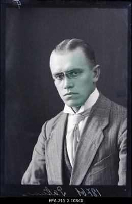 Patune.  similar photo