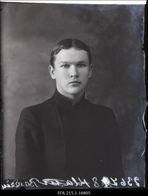1915. aastal Viljandisse evakueeritud Miitavi (Jelgava) Reaalkooli õpilane Basarin.  duplicate photo