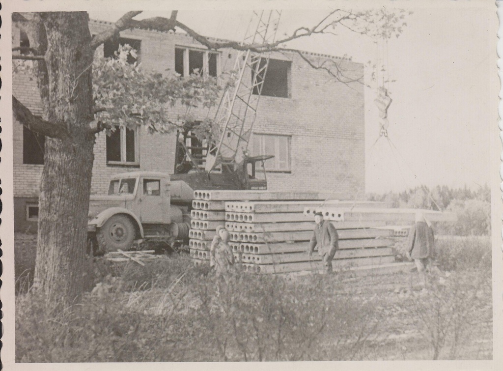 Lasila. Building a floor building