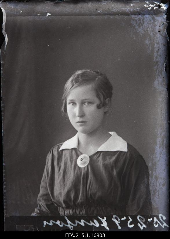 Koolitüdruk Janson.