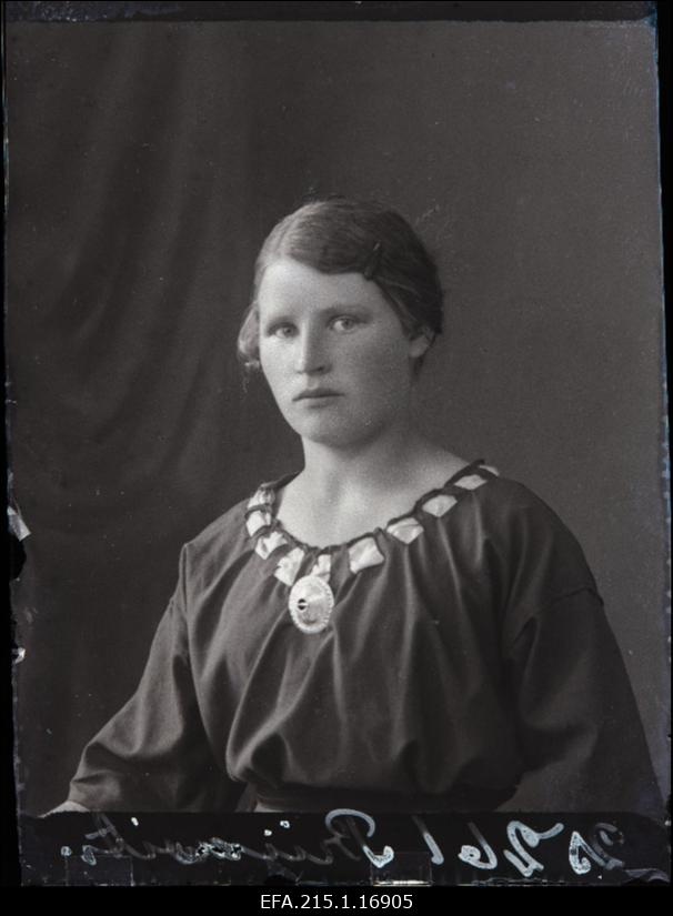 Koolitüdruk Priiwits (Priivits).