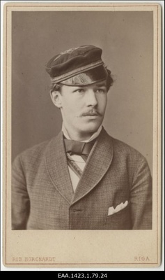 Arwed von Ungern-Sternberg arvatavasti üliõpilaskorporatsiooni Fraternitas Baltica teklis, portreefoto  duplicate photo