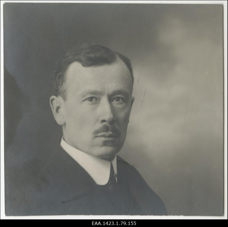 N.(?) Behrsing, portreefoto
