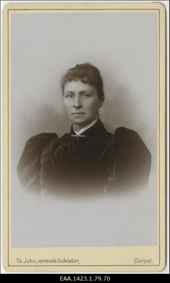 Naine, portreefoto  duplicate photo